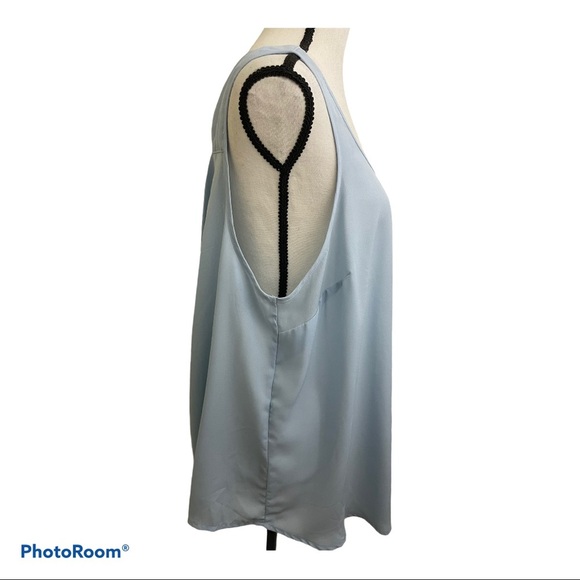 Torrid light blue georgette drop back blouse. SIze 1 plus size top - Picture 3 of 8